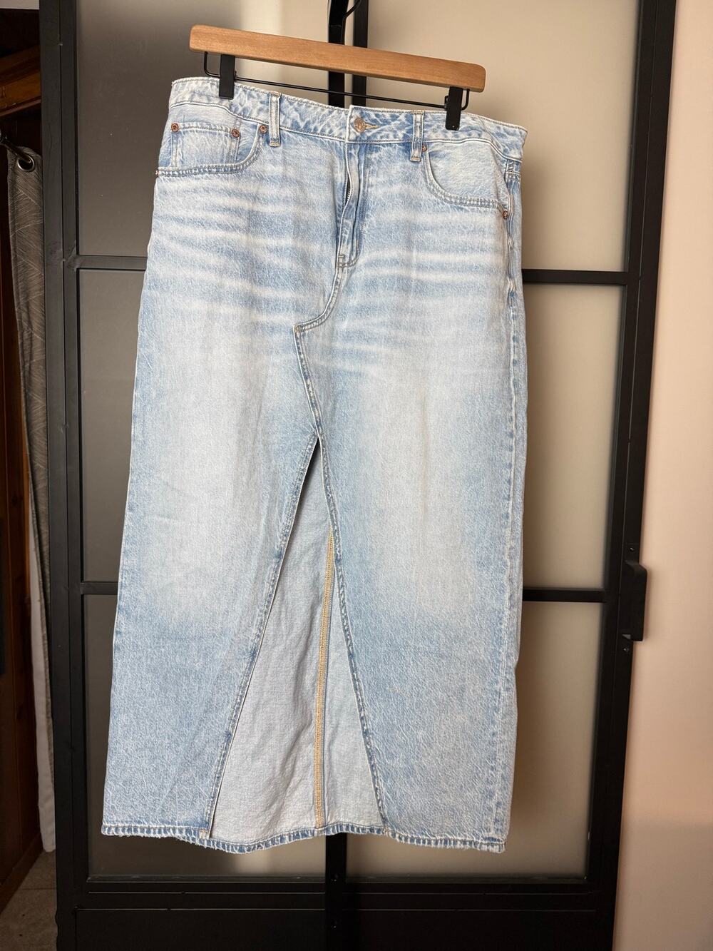 NWT American Eagle Low Rise Denim Maxi Skirt Size 12